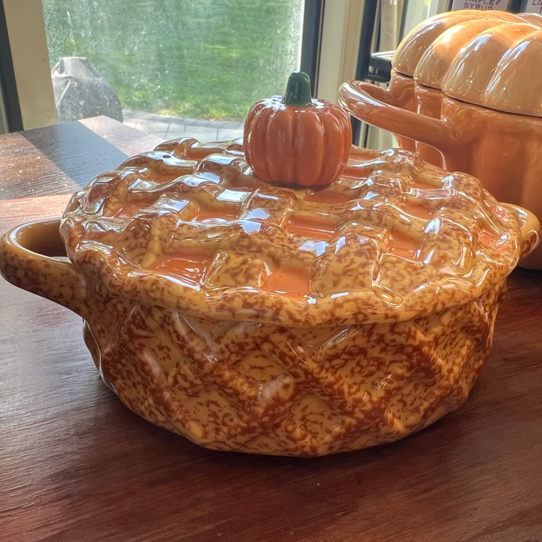 Ceramic Crock 12oz soy candle, with lid