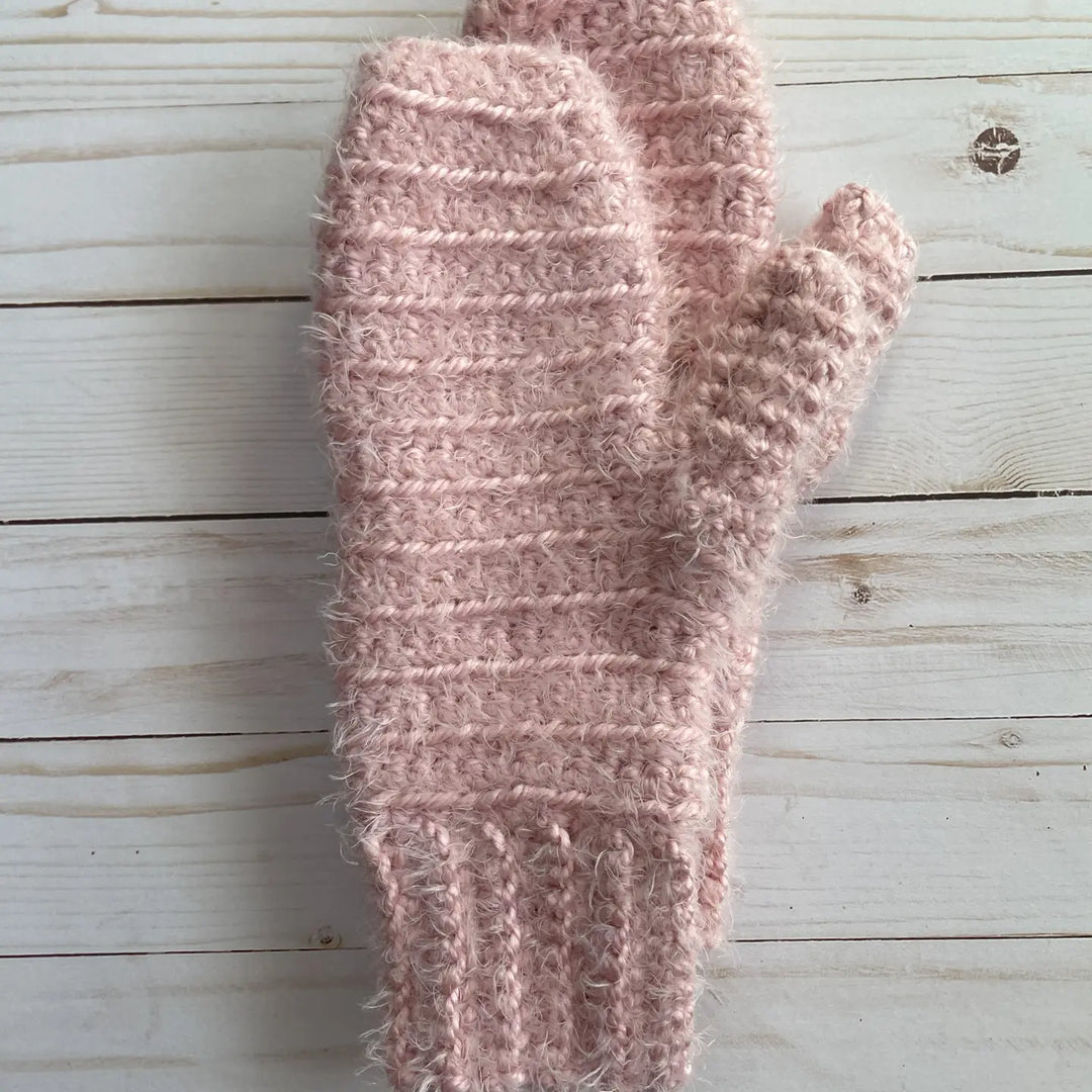 QuietJoy hand-crocheted mittens, light pink