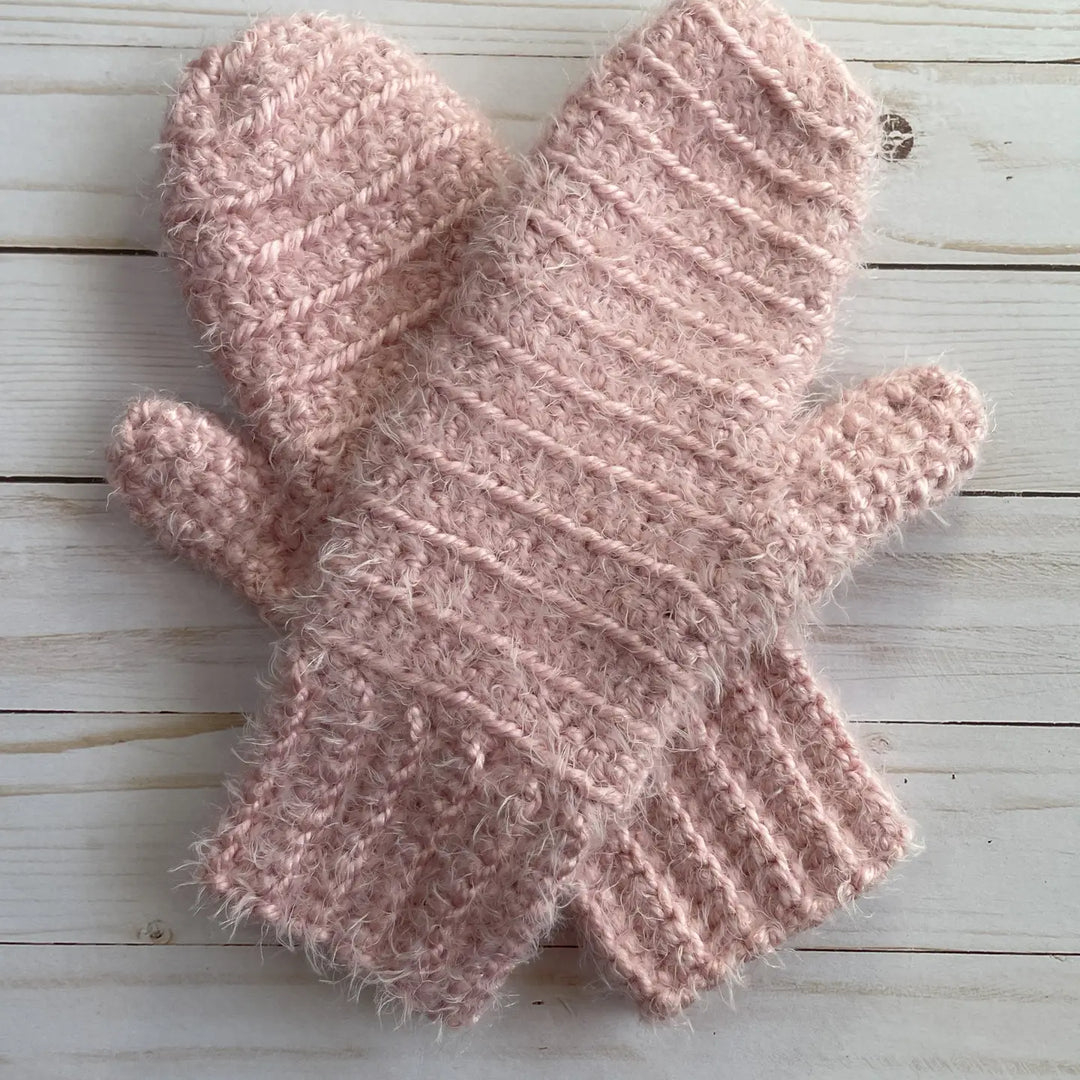 QuietJoy hand-crocheted mittens, light pink